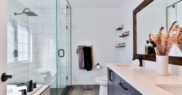 Elegant and Stylish Bathroom